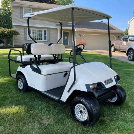 White Yamaha drive 2 efi golf cart