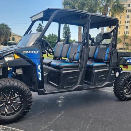 2016 Polaris ranger crew. 6 Seater.