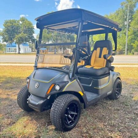 BLACK 2024 New Yamaha QuieTech Gas GolfCart.