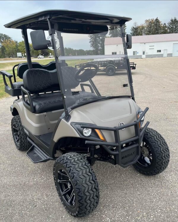 2018 Yamaha Drive 2 EFI Quietech gas golf cart!