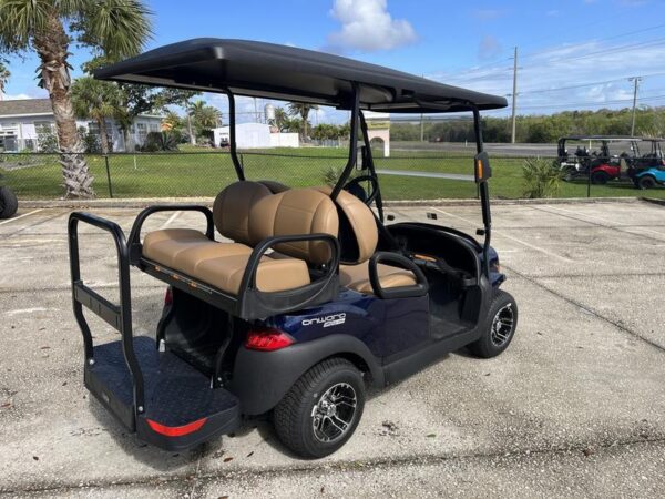 Metallic Onyx Blue 2025 Club Car® Onward® 4 Passenger HP Lithium. - Image 4