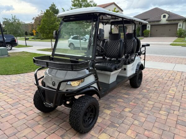 2023 EPIC E60L, Lifted, 6 passenger Golf Cart