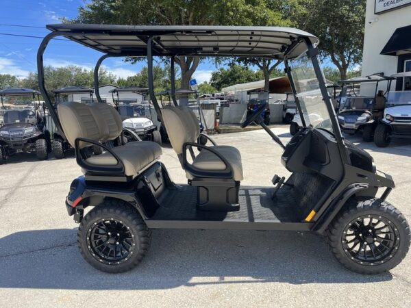 Black  2025 E-Z-GO Liberty ELiTE Lithium - Image 7
