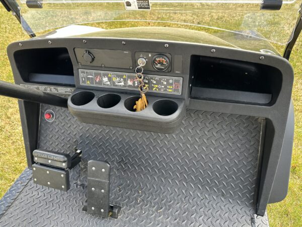 2019 EZGO EZGO Express L6 Gas - Image 6