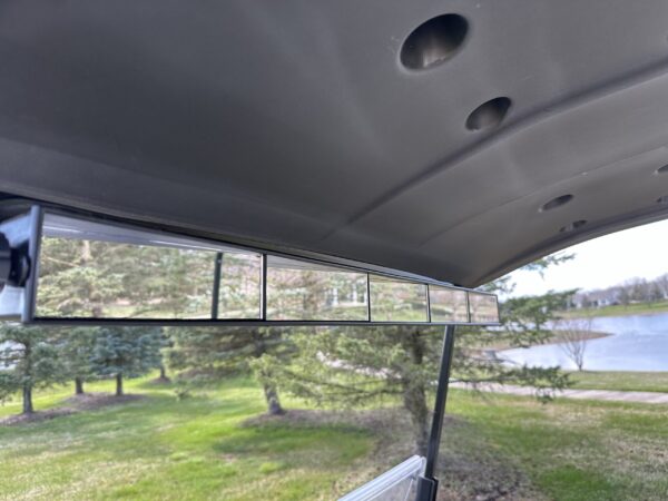 2019 EZGO EZGO Express L6 Gas - Image 5