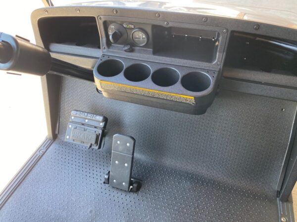 2018 EZGO EZGO TXT Lithium Electric - Image 4